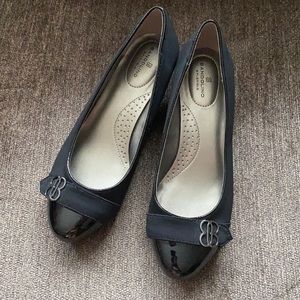 Bandolino black wedges size 8